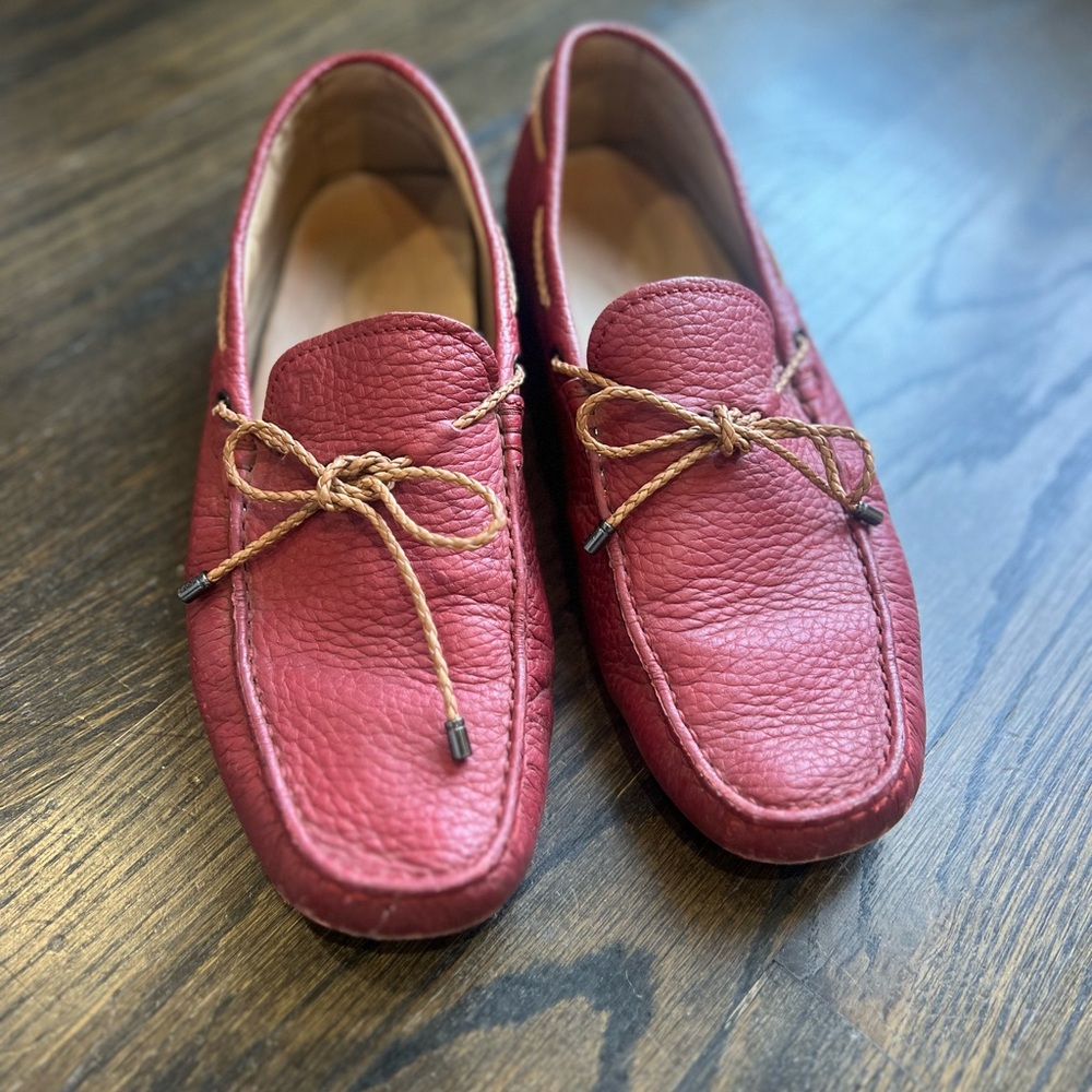 Authentic Men’s Tod’s Gommino Drivers 
Size 10.5